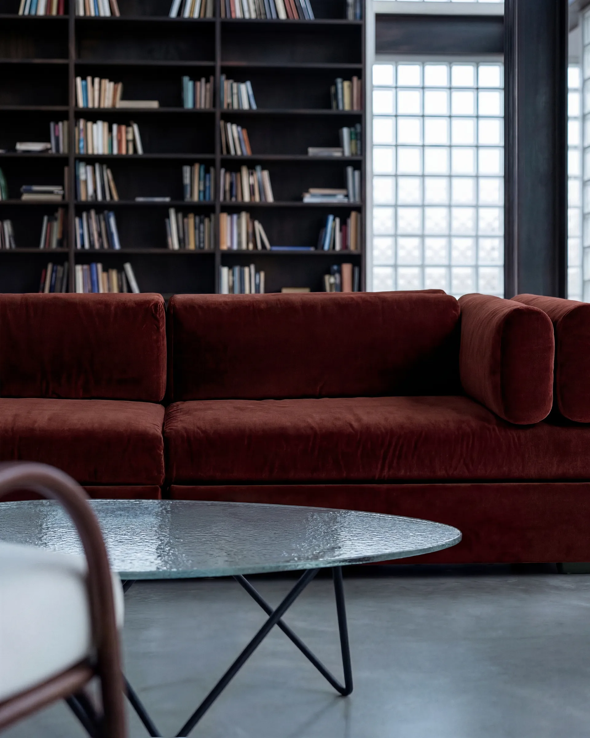 Pedrera salontafel, Zwart semimat-structuurglas transparant GUBI