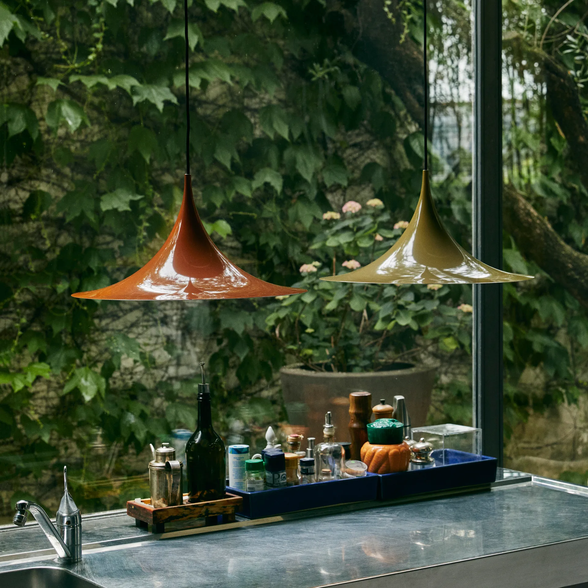 Semi lamp Ø 47 cm, Roasted pumpkin glossy GUBI