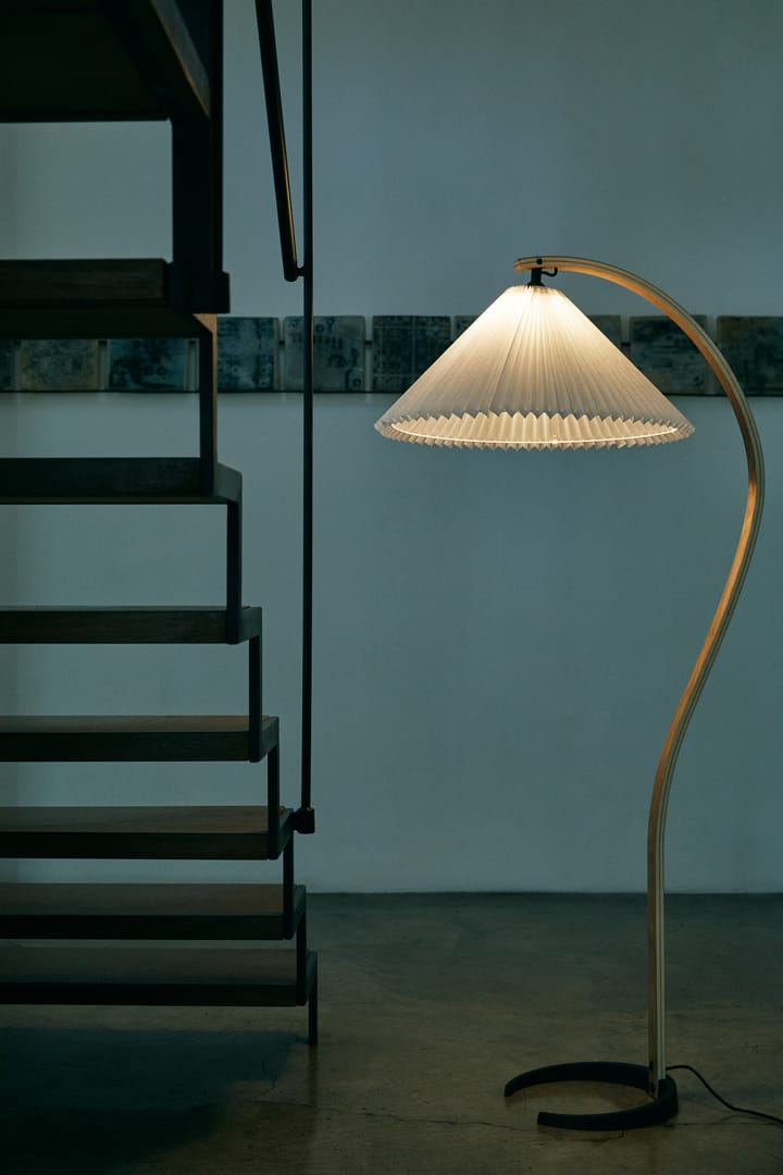 Timberline vloerlamp, Oak-birch-white GUBI