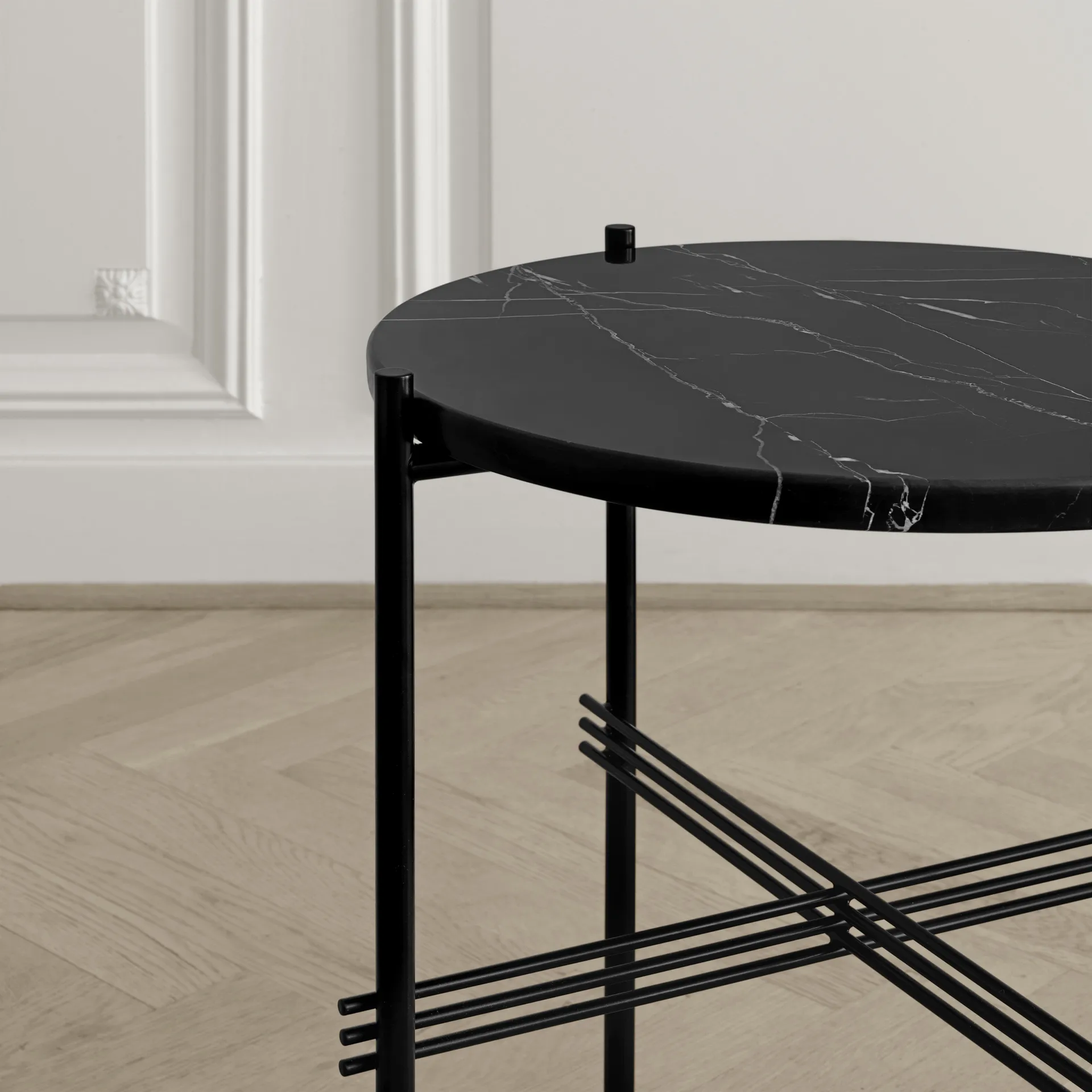 TS tafel Ø 40 cm, zwart marmer GUBI