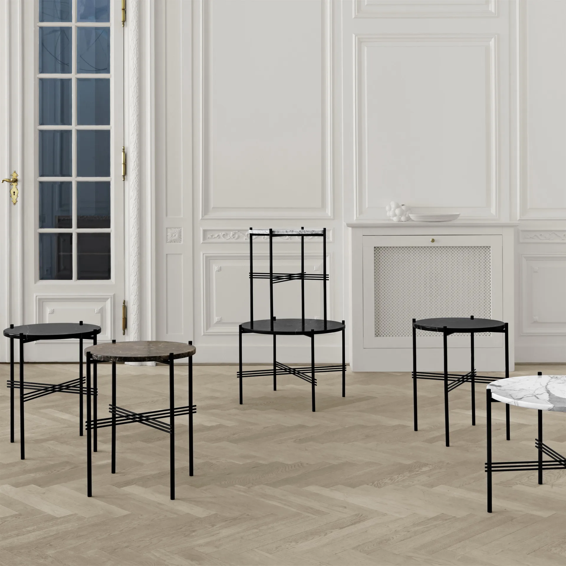 TS tafel Ø 40 cm, zwart marmer GUBI