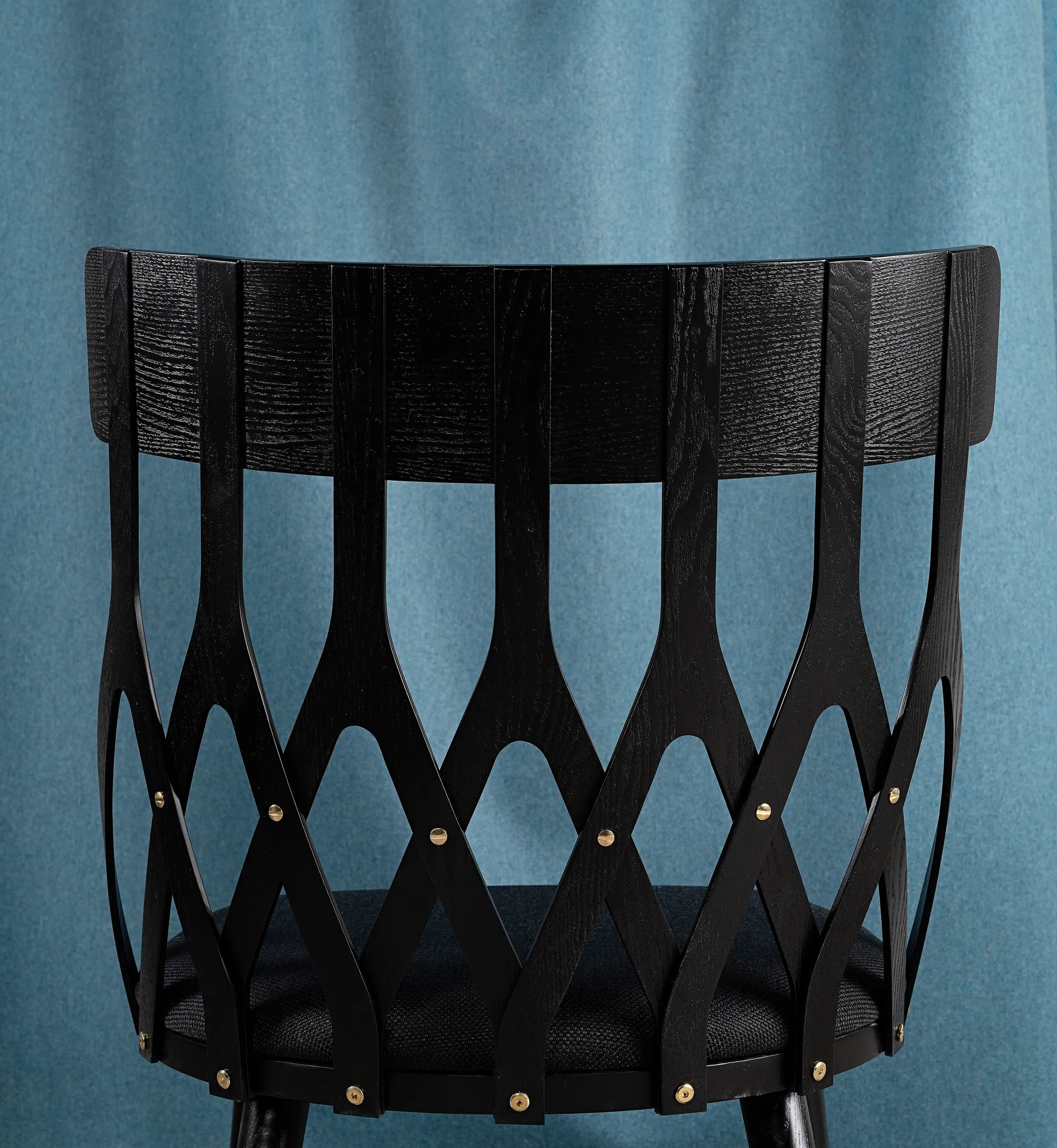 Y5 loungestoel, Zwartgebeitst-zwart kussen Hans K