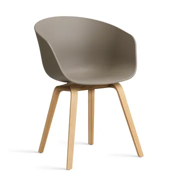 About a Chair 22 2.0 stoel - Khaki – gelakt eiken onderstel - HAY