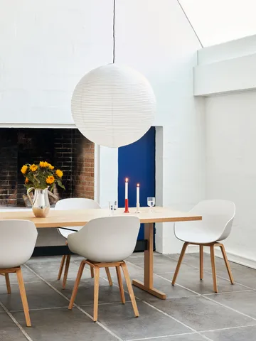 About a Chair 22 2.0 stoel - Melange cream – gelakt eiken onderstel - HAY