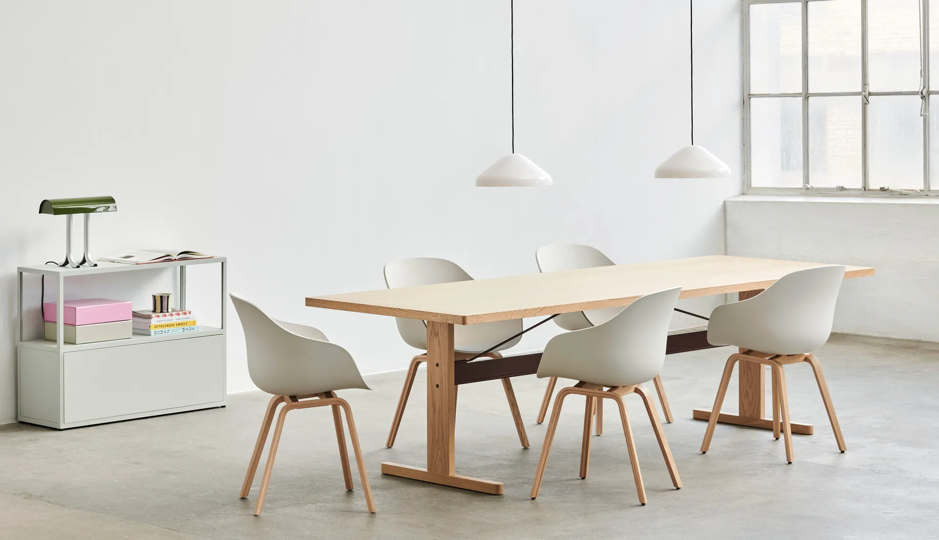 About a Chair 22 2.0 stoel, Wit – gelakt eiken onderstel HAY