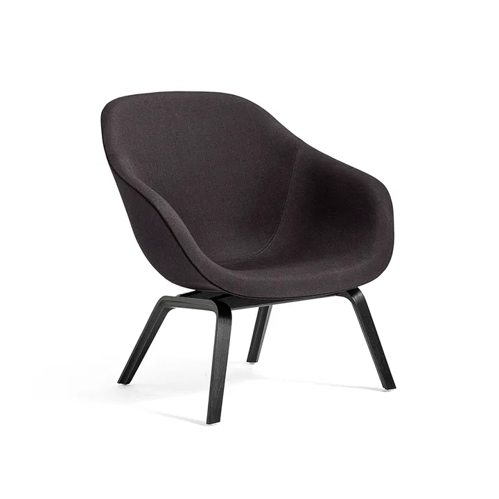 About a Lounge 83 loungestoel - Black dark brown melange – zwarte eiken poten - HAY