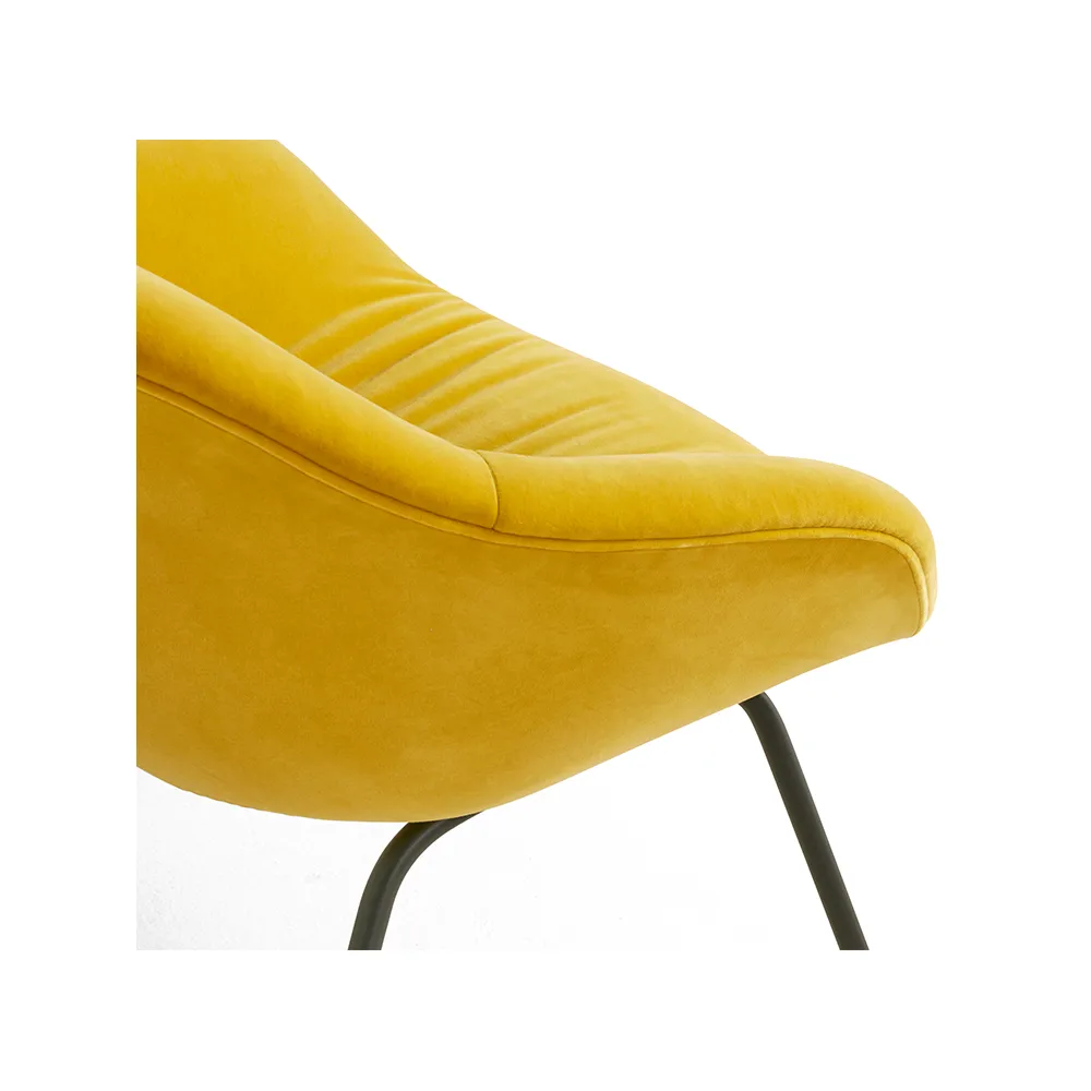 About a Lounge 87 Soft fauteuil, Lola yellow–zwart stalen onderstel HAY