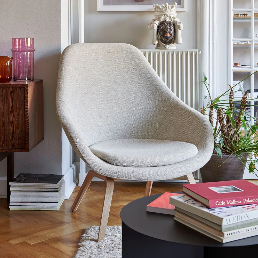 About a Lounge 93 fauteuil, Remix 183 black–zwart eiken poten HAY
