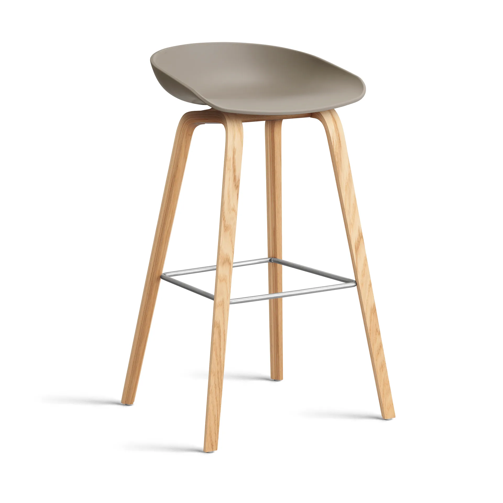 About a Stool 32 High barkruk gelakt eiken onderstel 2.0, Khaki – roestvrijstalen steun HAY