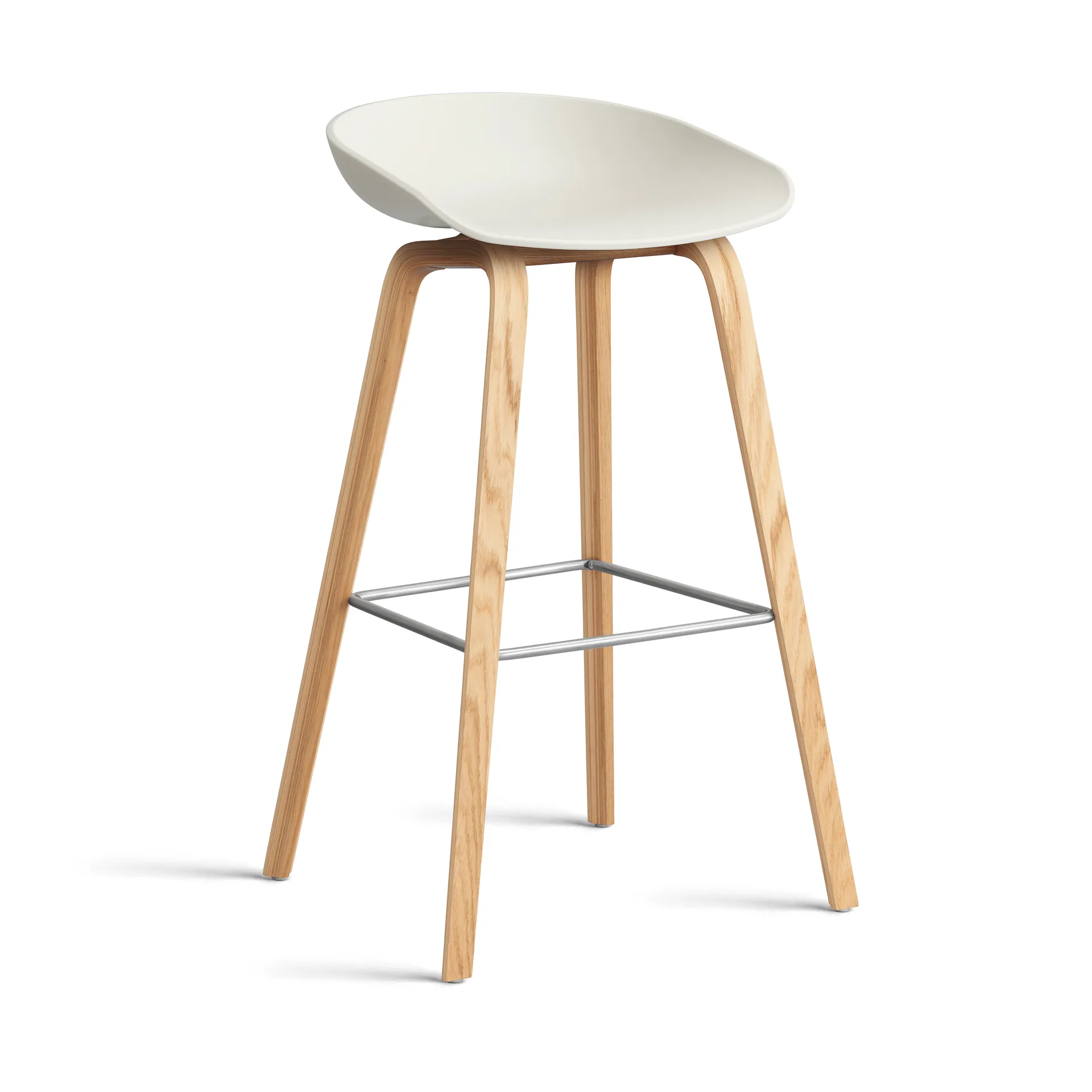 About a Stool 32 High barkruk gelakt eiken onderstel 2.0, Melange cream – roestvrijstalen steun HAY