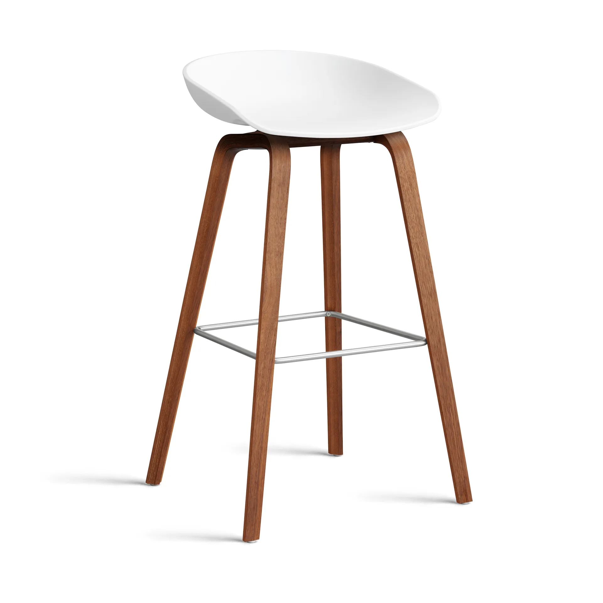 About a Stool 32 High barkruk walnoot onderstel 2.0, Wit – roestvrijstalen steun HAY