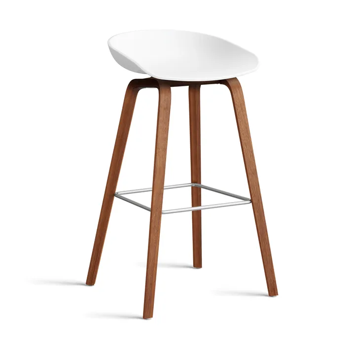 About a Stool 32 High barkruk walnoot onderstel 2.0 - Wit – roestvrijstalen steun - HAY