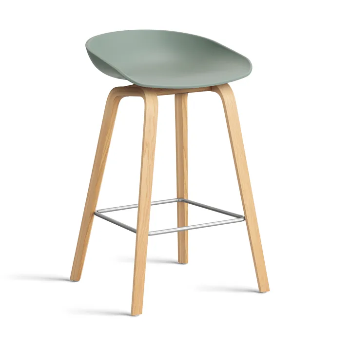 About a Stool 32 Low barkruk gelakt eiken onderstel 2.0 - Fall green – roestvrijstalen steun - HAY
