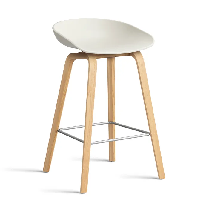 About a Stool 32 Low barkruk gelakt eiken onderstel 2.0 - Melange cream – roestvrijstalen steun - HAY