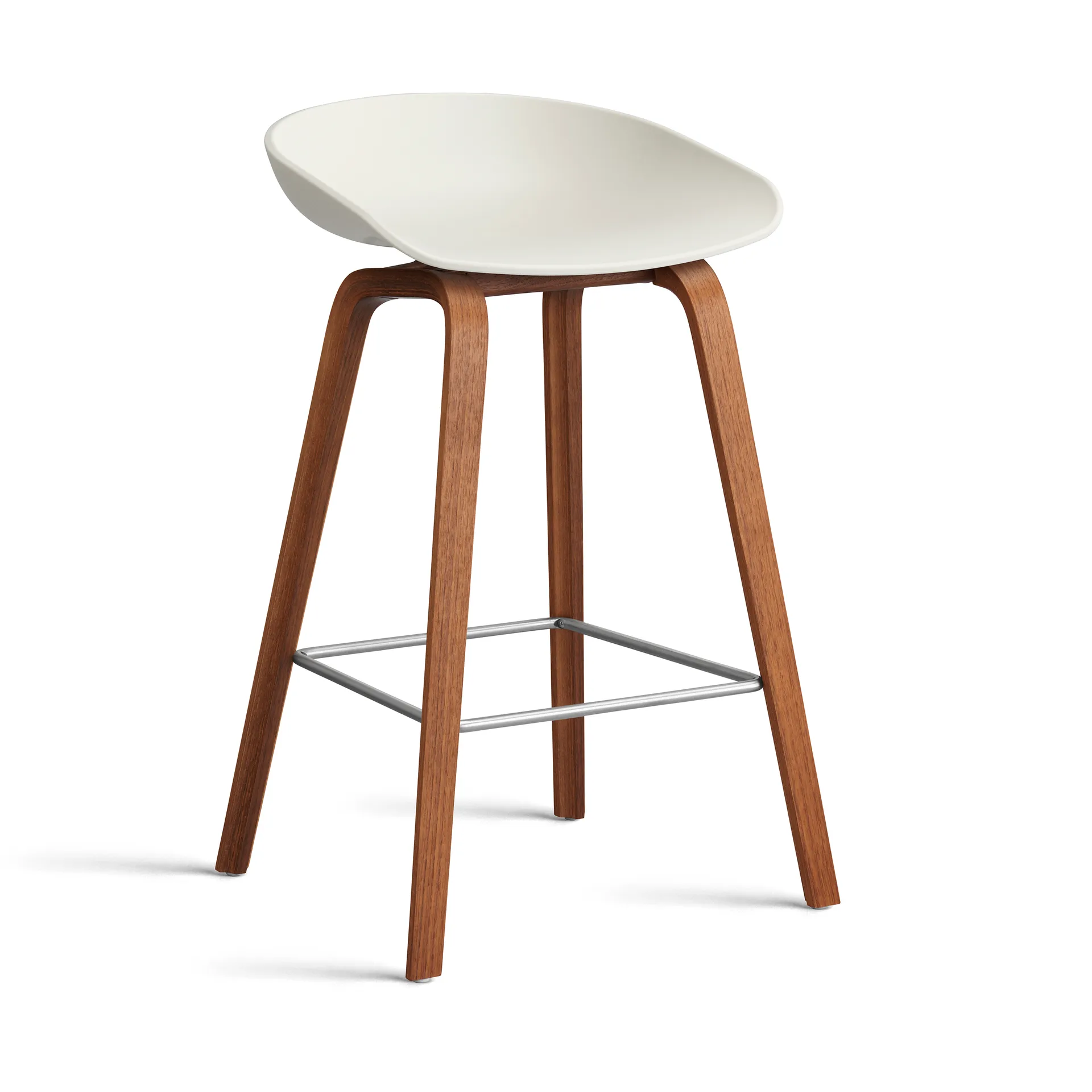 About a Stool 32 Low barkruk walnoot onderstel 2.0, Melange cream – roestvrijstalen steun HAY