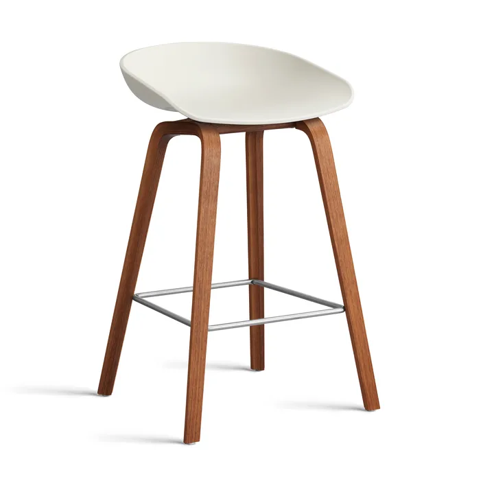 About a Stool 32 Low barkruk walnoot onderstel 2.0 - Melange cream – roestvrijstalen steun - HAY