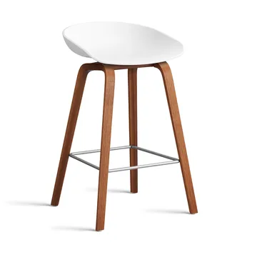 About a Stool 32 Low barkruk walnoot onderstel 2.0 - Wit – roestvrijstalen steun - HAY