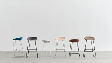 About a Stool 38 Low barkruk 2.0 - Melange cream – zwart stalen onderstel - HAY