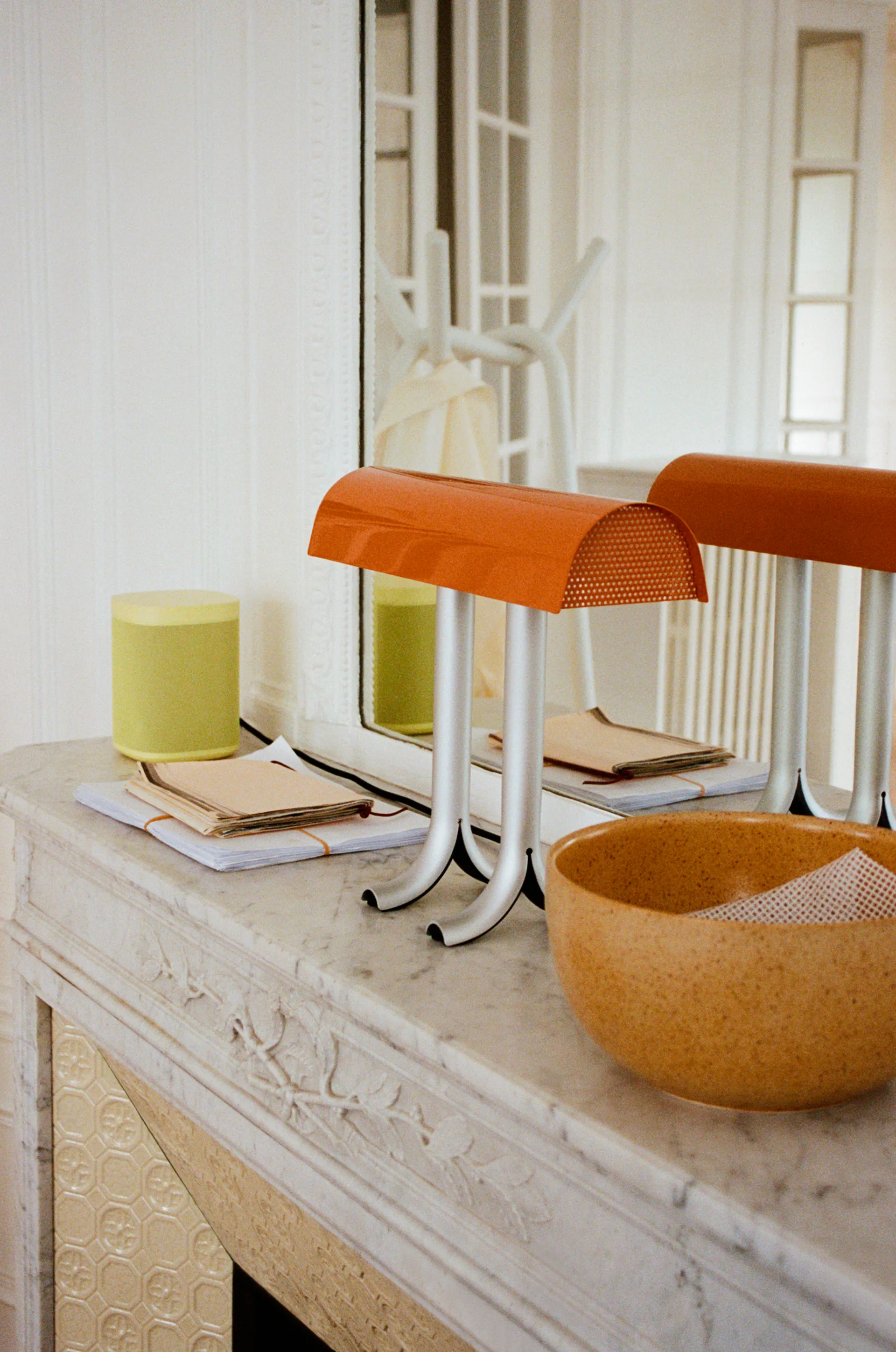 Anagram tafellamp, Charred orange HAY