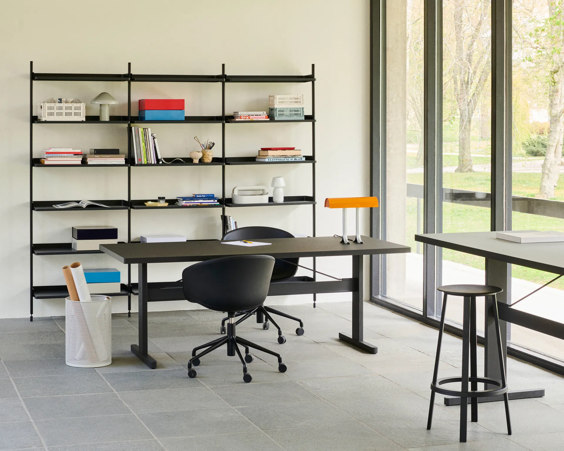 Anagram tafellamp, Charred orange HAY