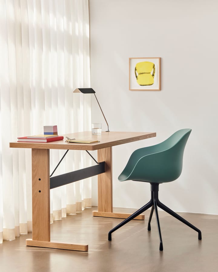 Apex Clip bureaulamp, Iron black HAY