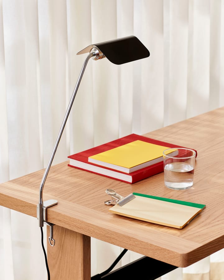 Apex Clip bureaulamp, Iron black HAY