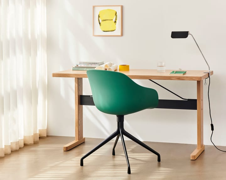 Apex Clip bureaulamp, Iron black HAY