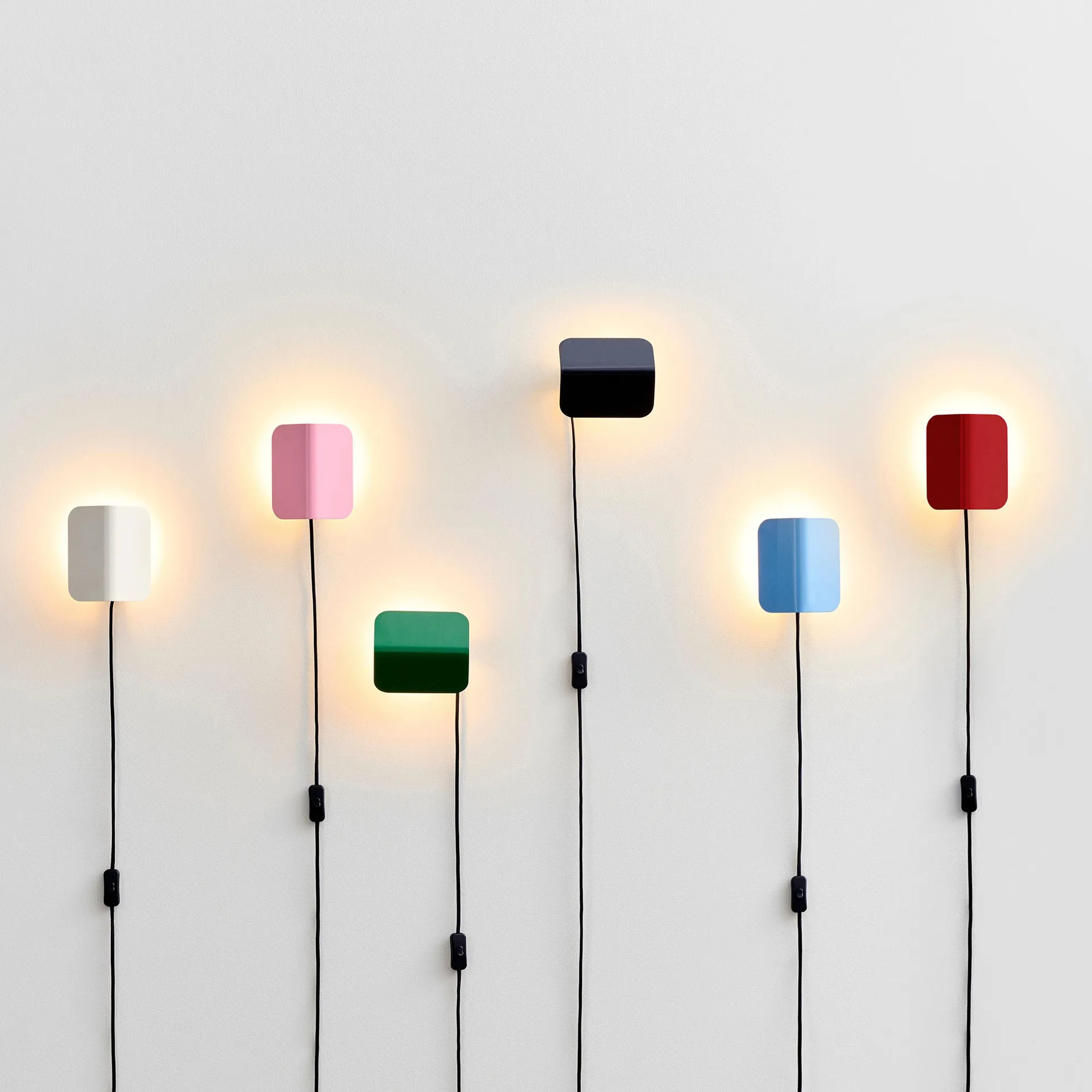 Apex wandlamp, Iron black HAY