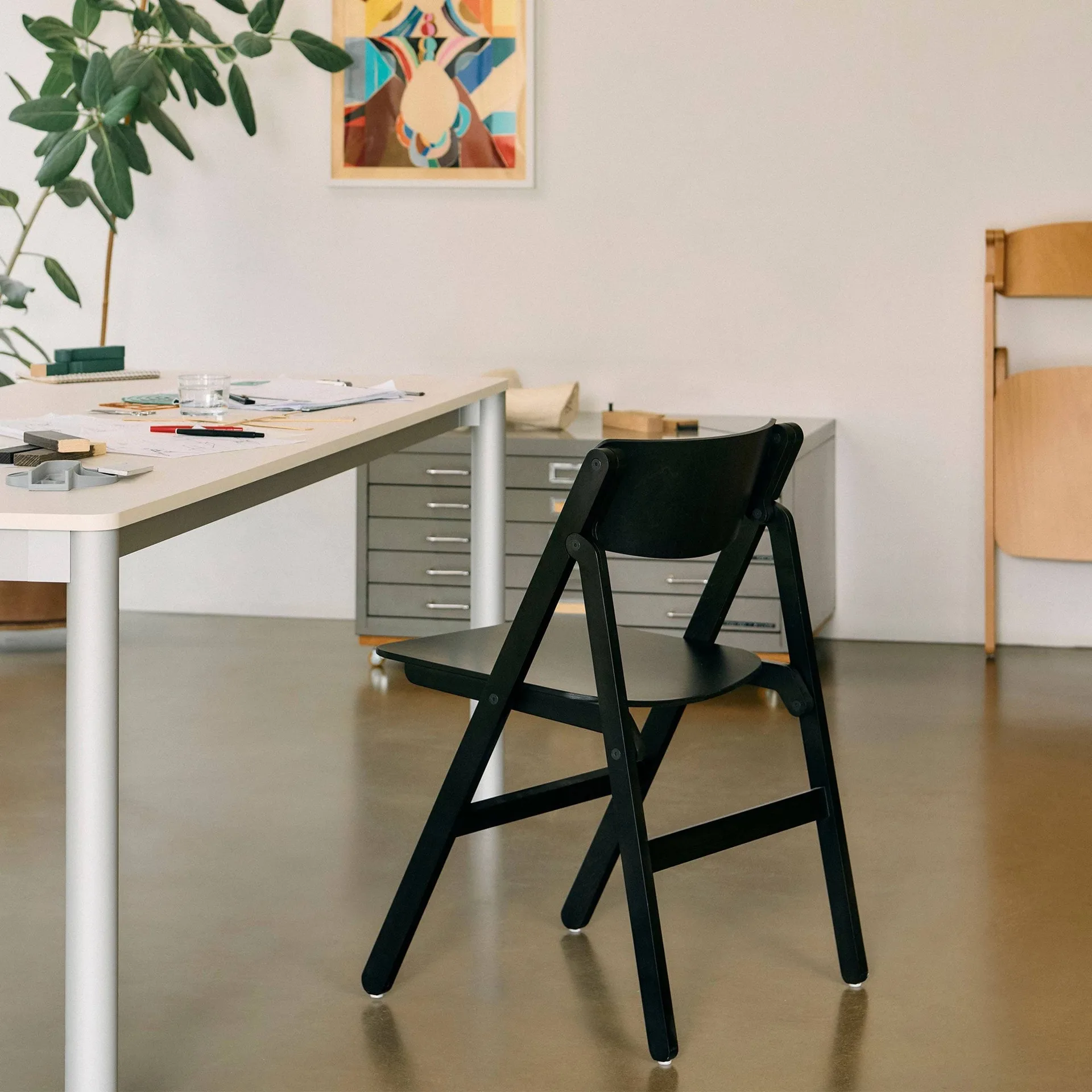 Backflip Chair stoel, Anthracite gelakt beukenhout HAY