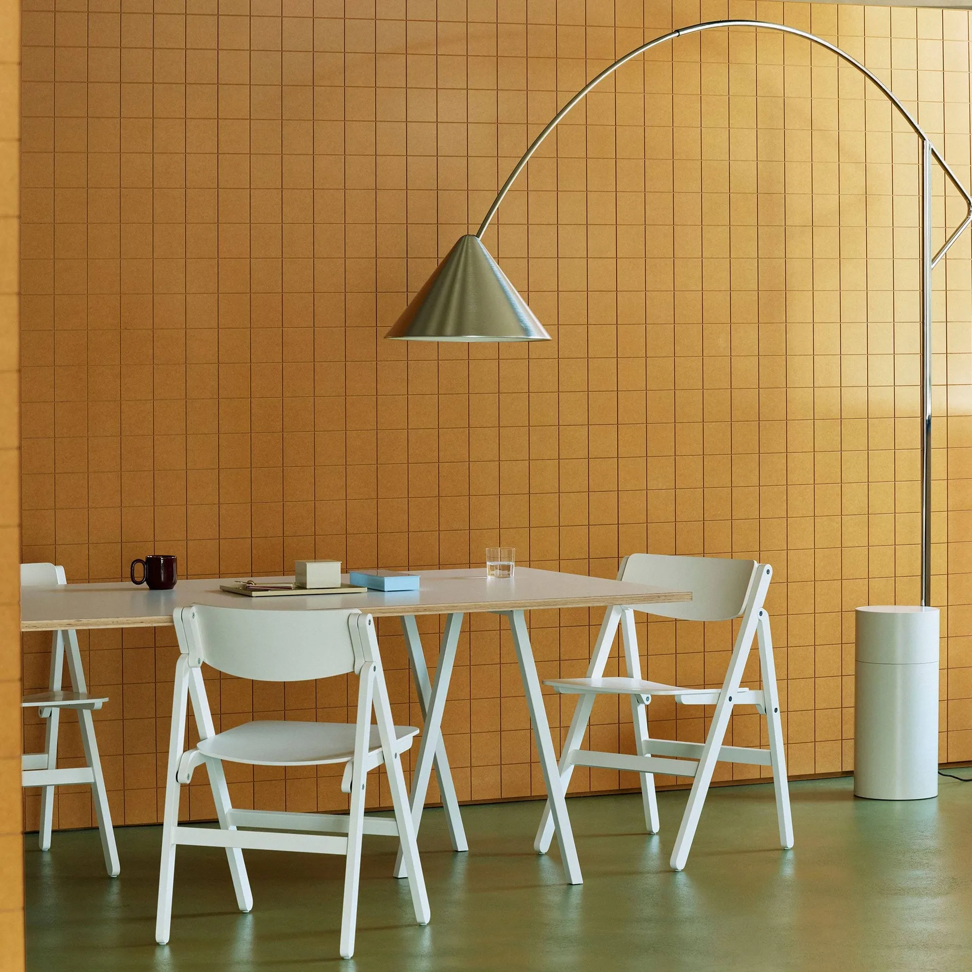Backflip Chair stoel, Cream white gelakt beukenhout HAY