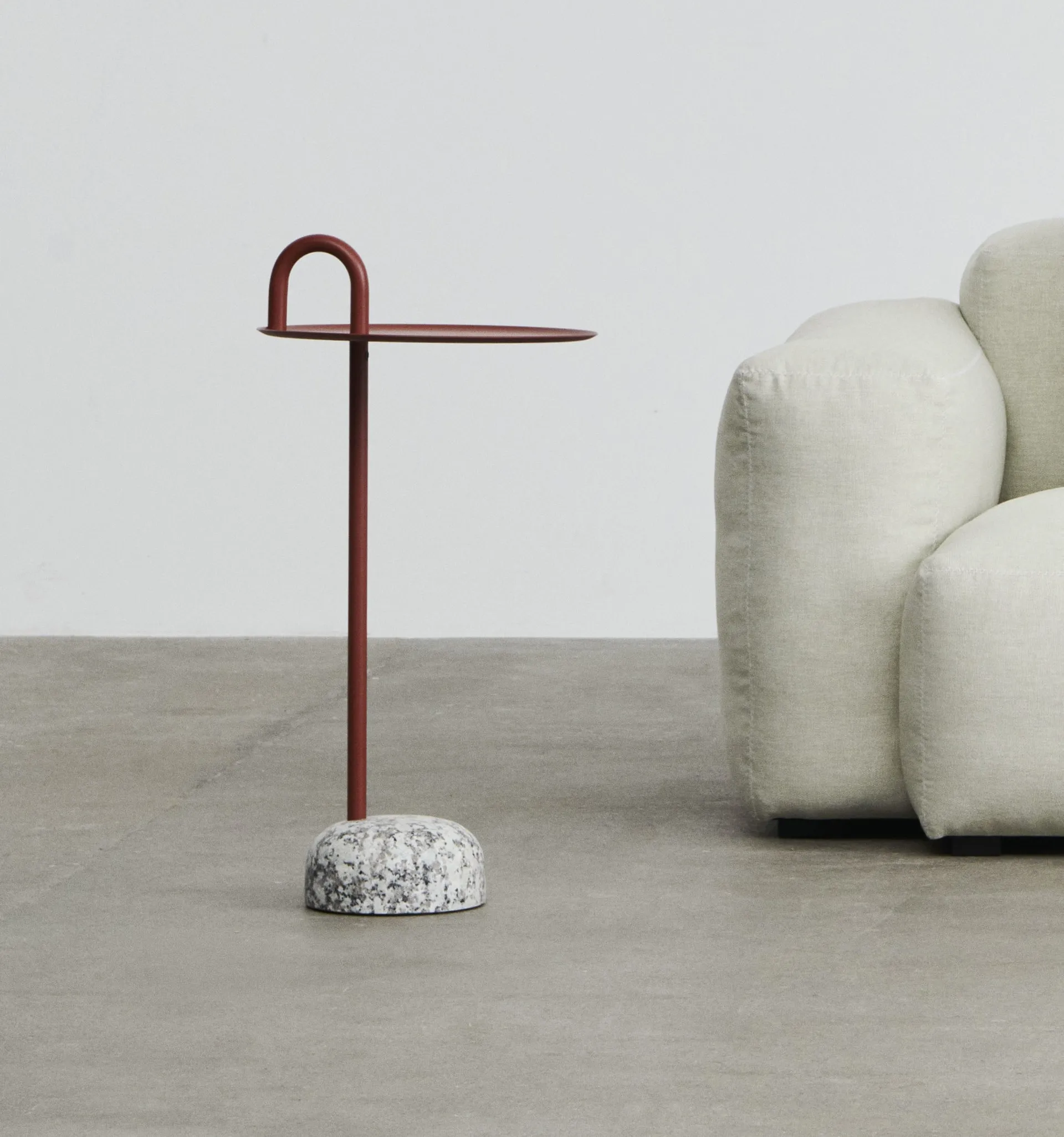 Bowler bijzettafel, Tile red-granite HAY