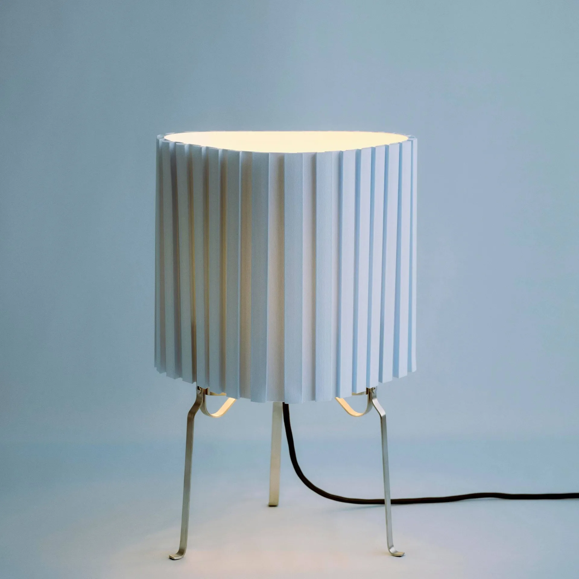 Canelé tafellamp, Soft blue HAY