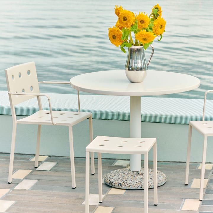 Ceramic Table tafel Ø70 cm, Warm white HAY