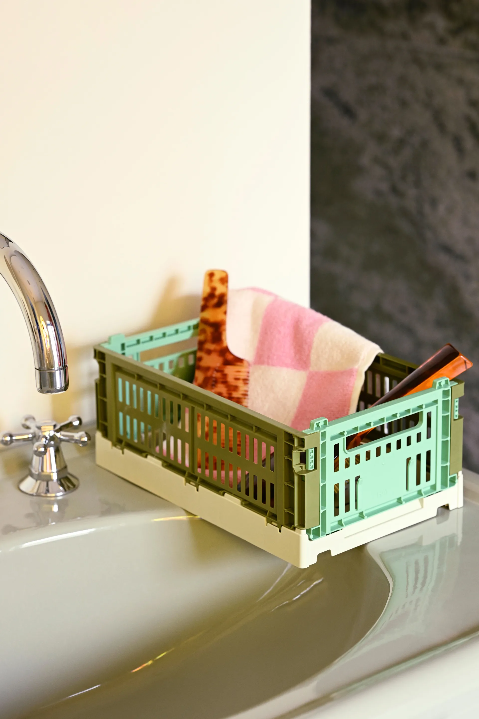 Colour Crate Mix S 17x26,5 cm, Olive-dark mint HAY