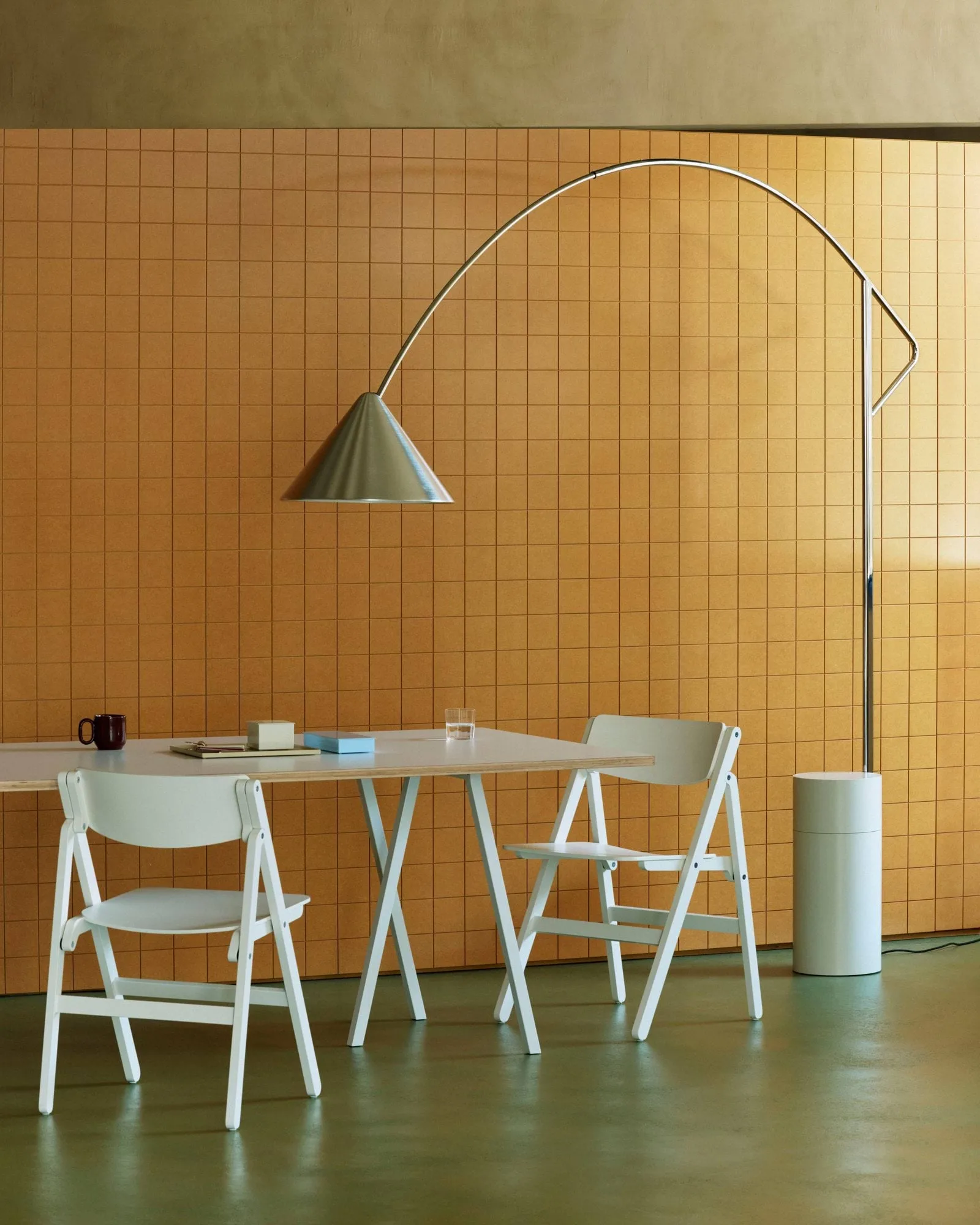 Compass vloerlamp, Zilverkleurig HAY