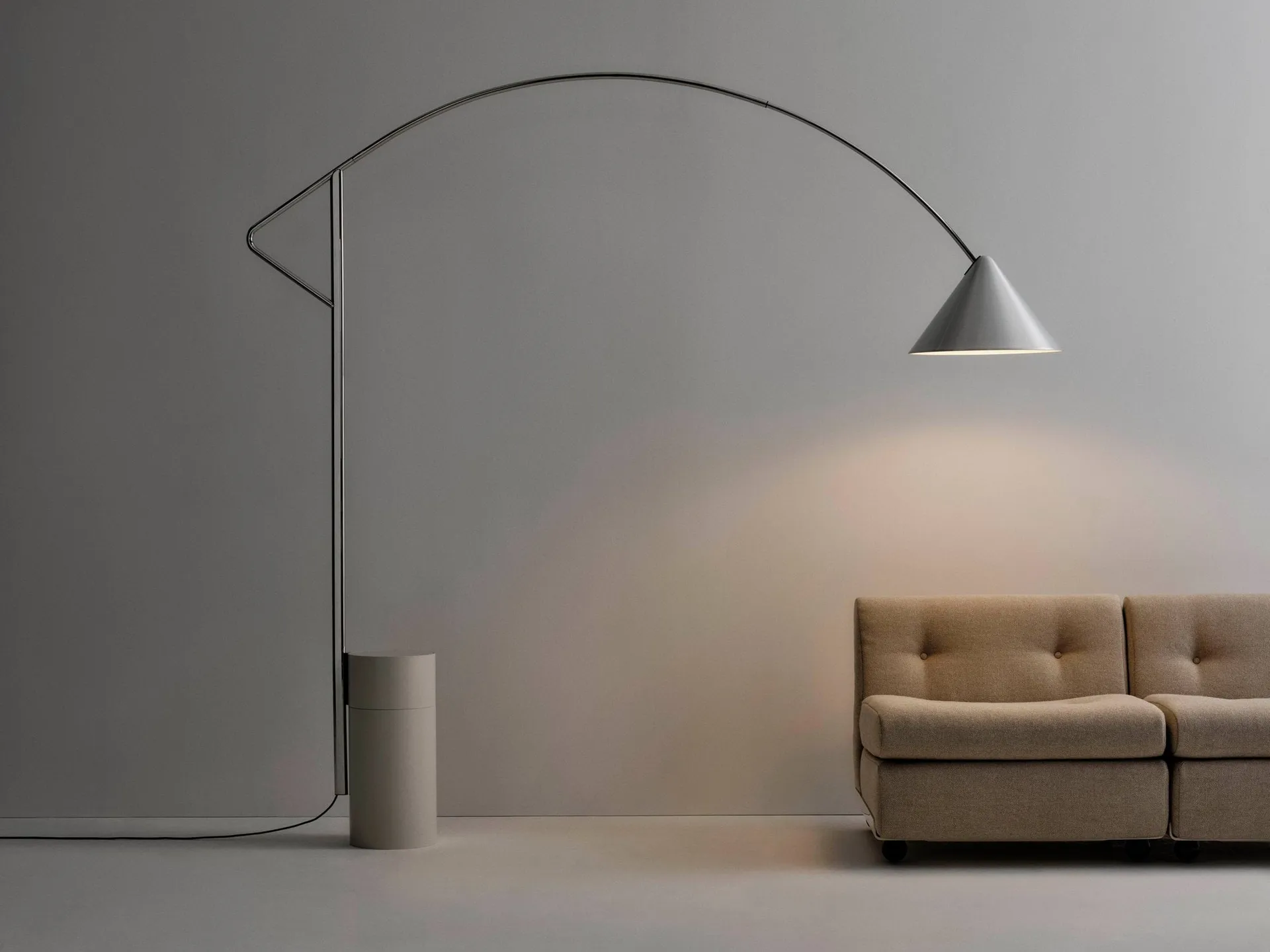 Compass vloerlamp, Zilverkleurig HAY