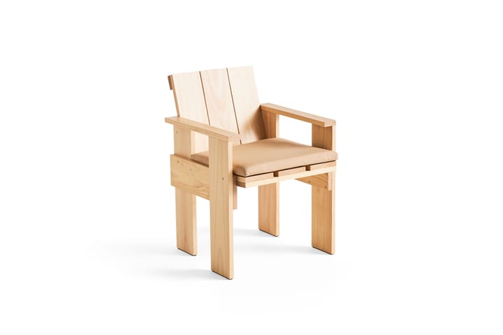 Crate Dining Chair armstoel gelakt sparrenhout, Water-based lacquered pinewood HAY