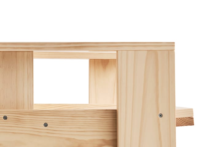 Crate Dining Chair armstoel gelakt sparrenhout, Water-based lacquered pinewood HAY