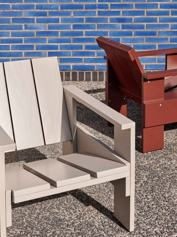 Crate lounge stoel gelakt sparrenhout - London fog - HAY