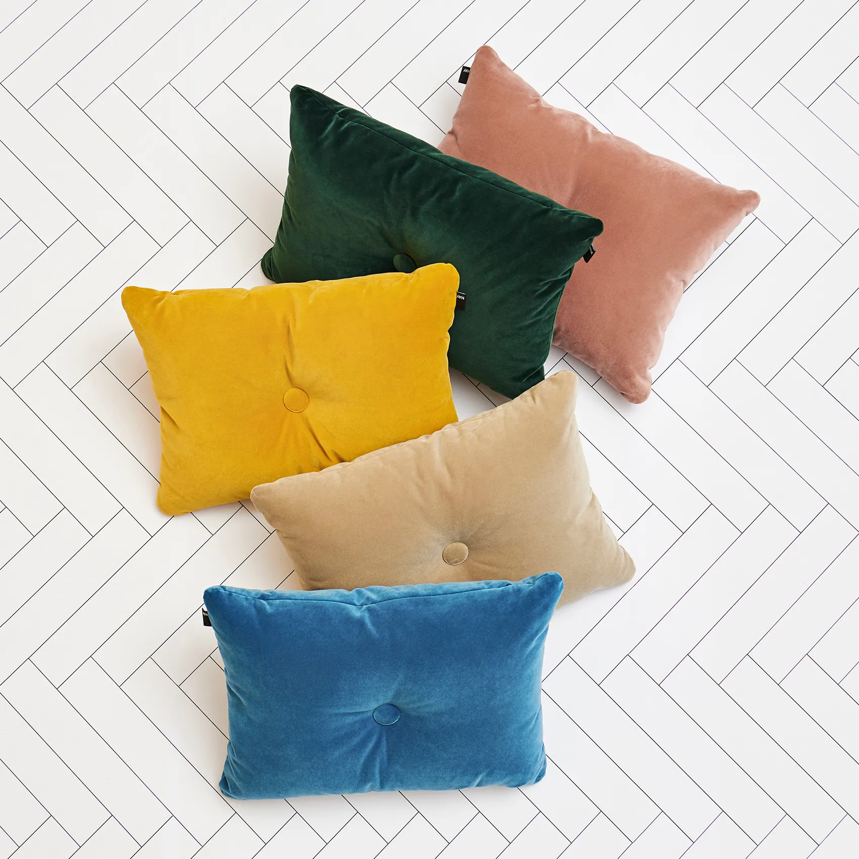 HAY / クッション（DOT CUSHION SOFT） HAY sierkussen Dot Cushion Soft dark green - De Kussenwinkel