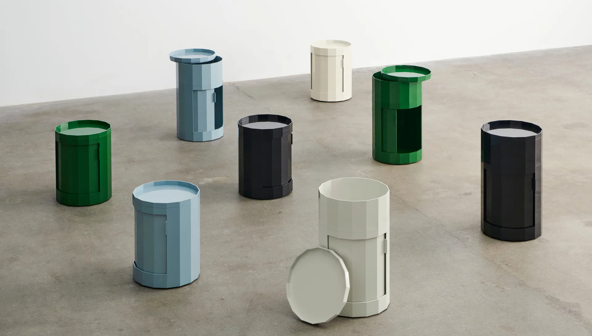 Facet Cabinet 100 bijzettafel, Misty grey HAY