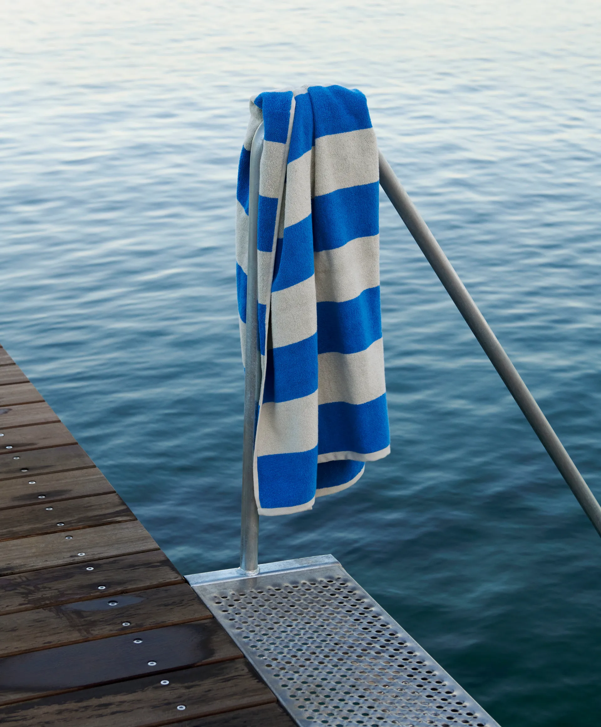 Frotté Stripe handdoek 50x100 cm, Blue HAY