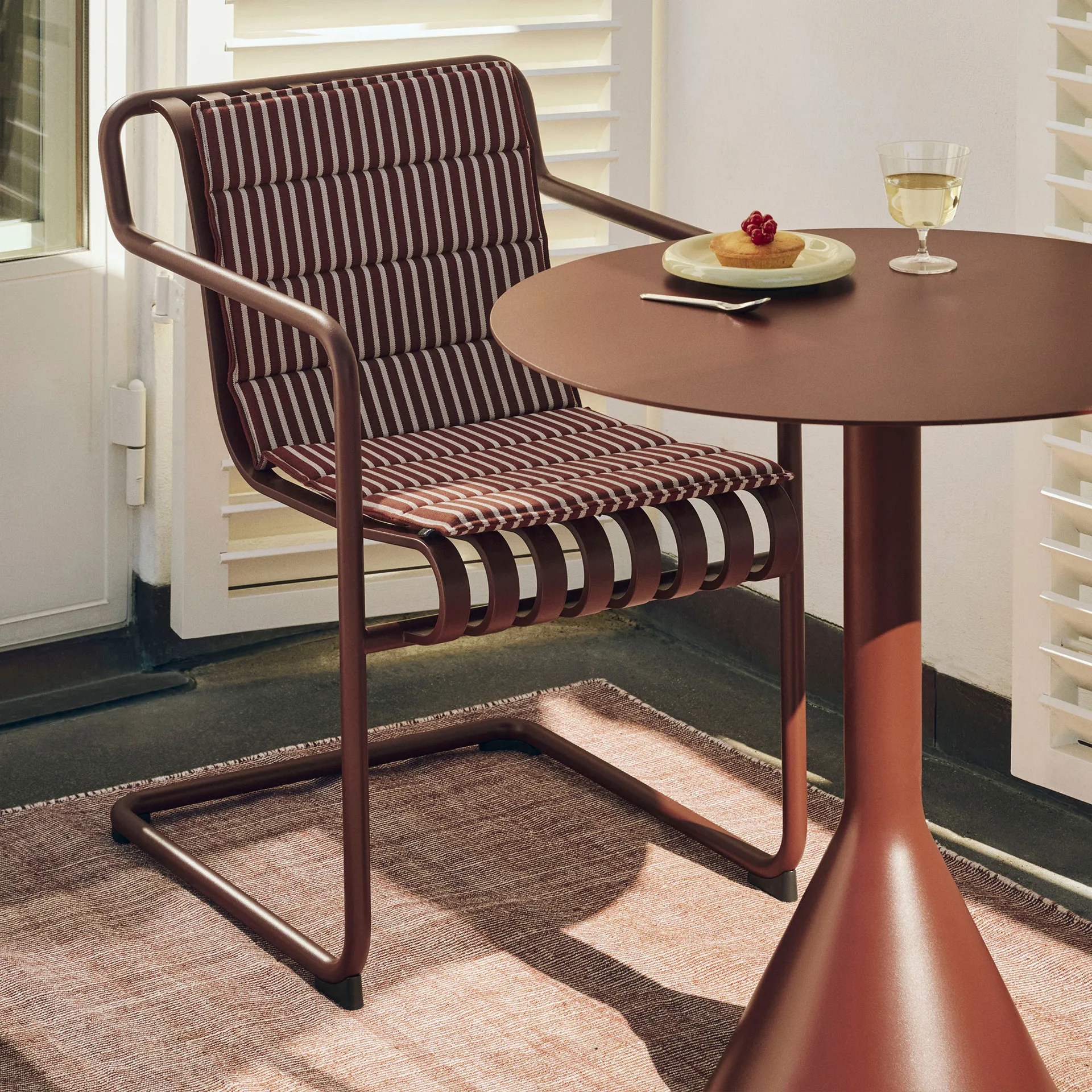 Haze mat

, Iron red, 170x240 cm HAY