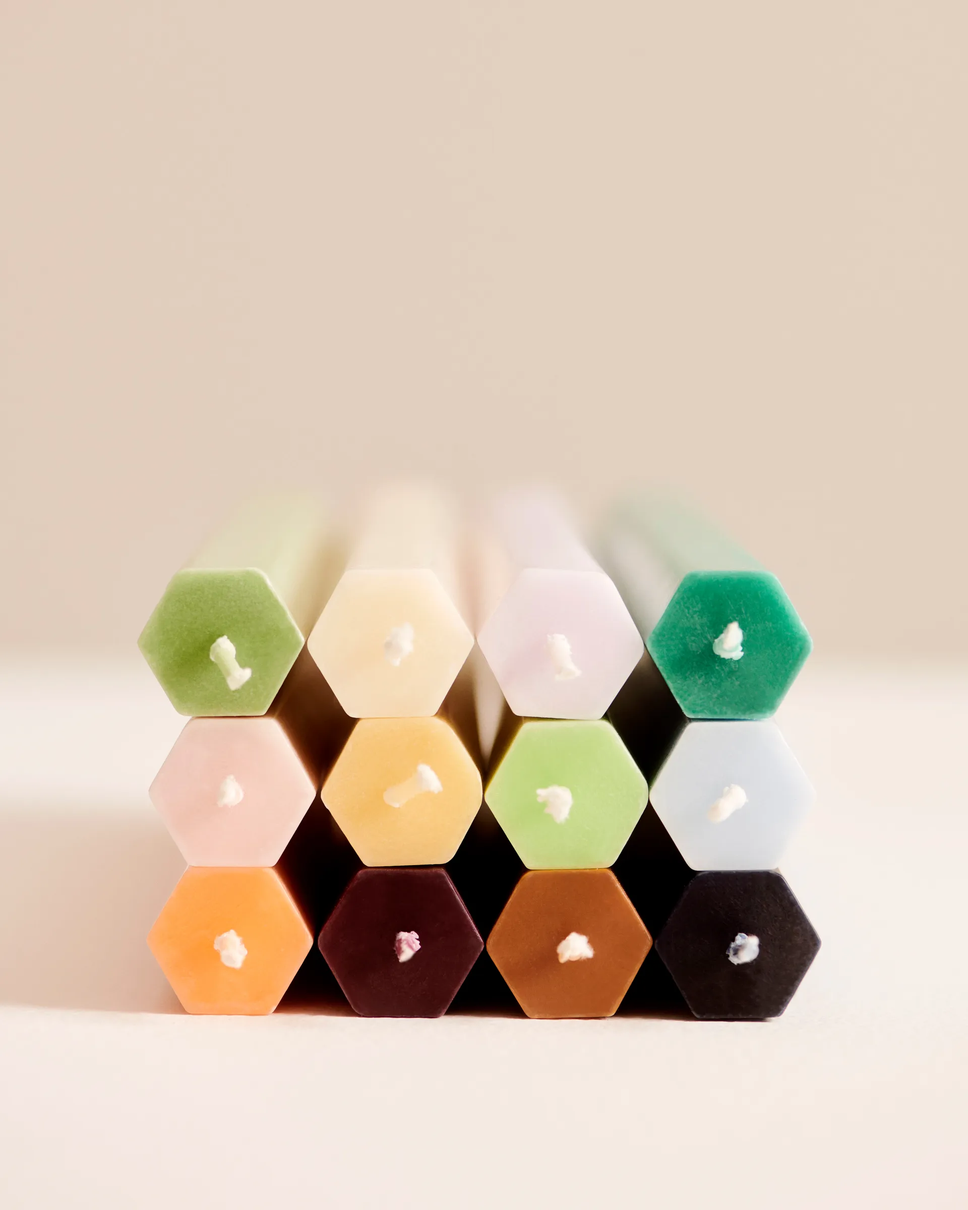 Hexagon Candle kaars mix 4-pack, Dark HAY