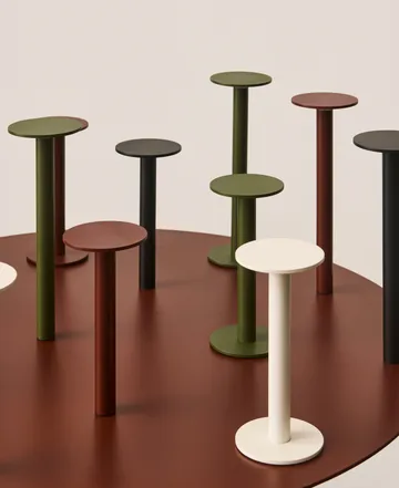 Host draagbare lamp - Iron red, 30 cm - HAY