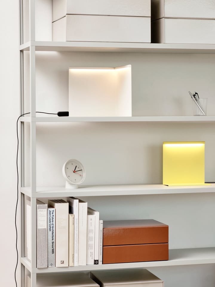LBM Corner tafellamp, Cream white HAY