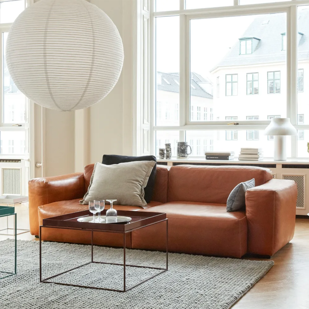 Mags Soft Low 3-zits bank, Sense cognac – lichtgrijze stiknaad HAY