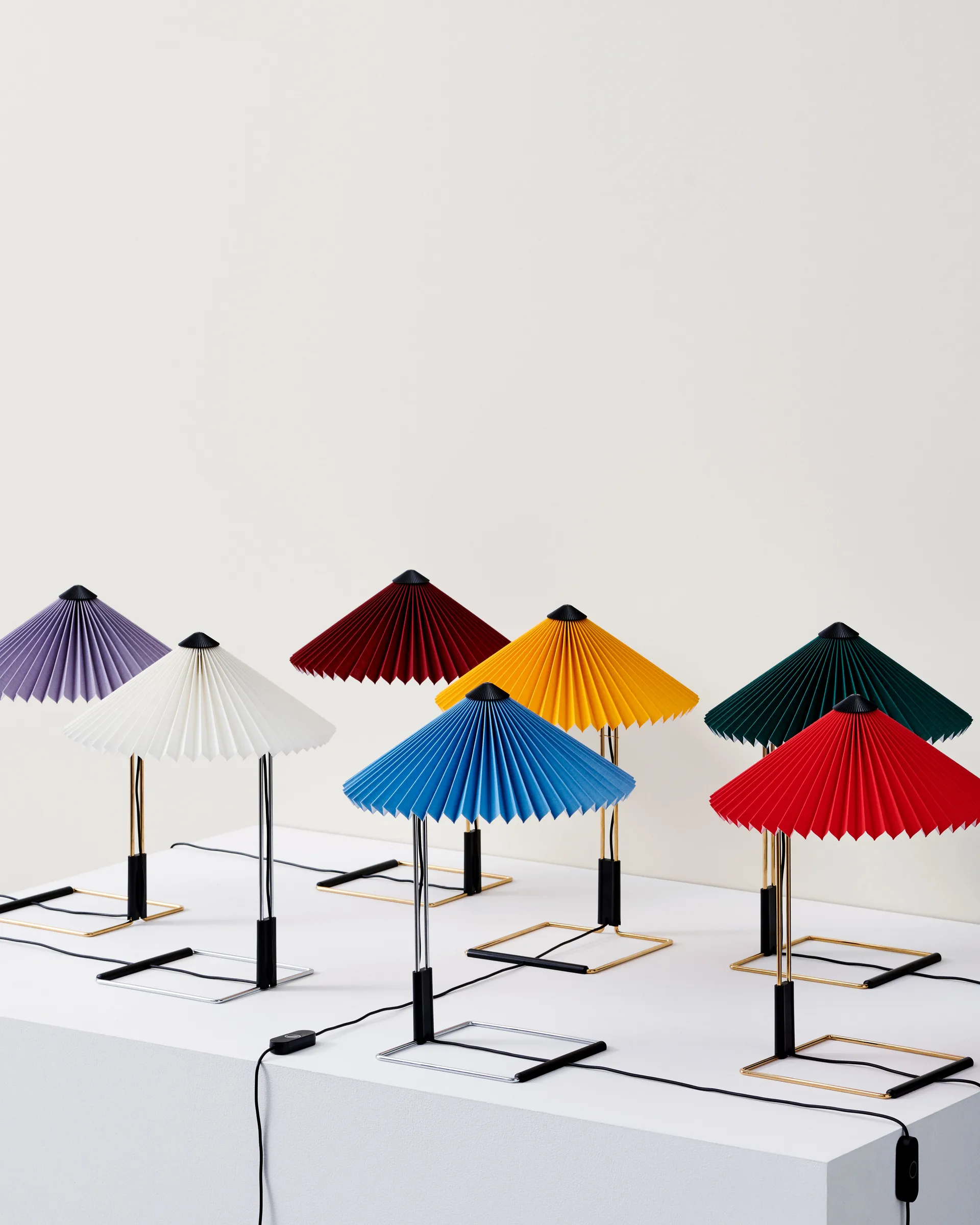 Matin table tafellamp Ø30 cm, Bright red shade HAY