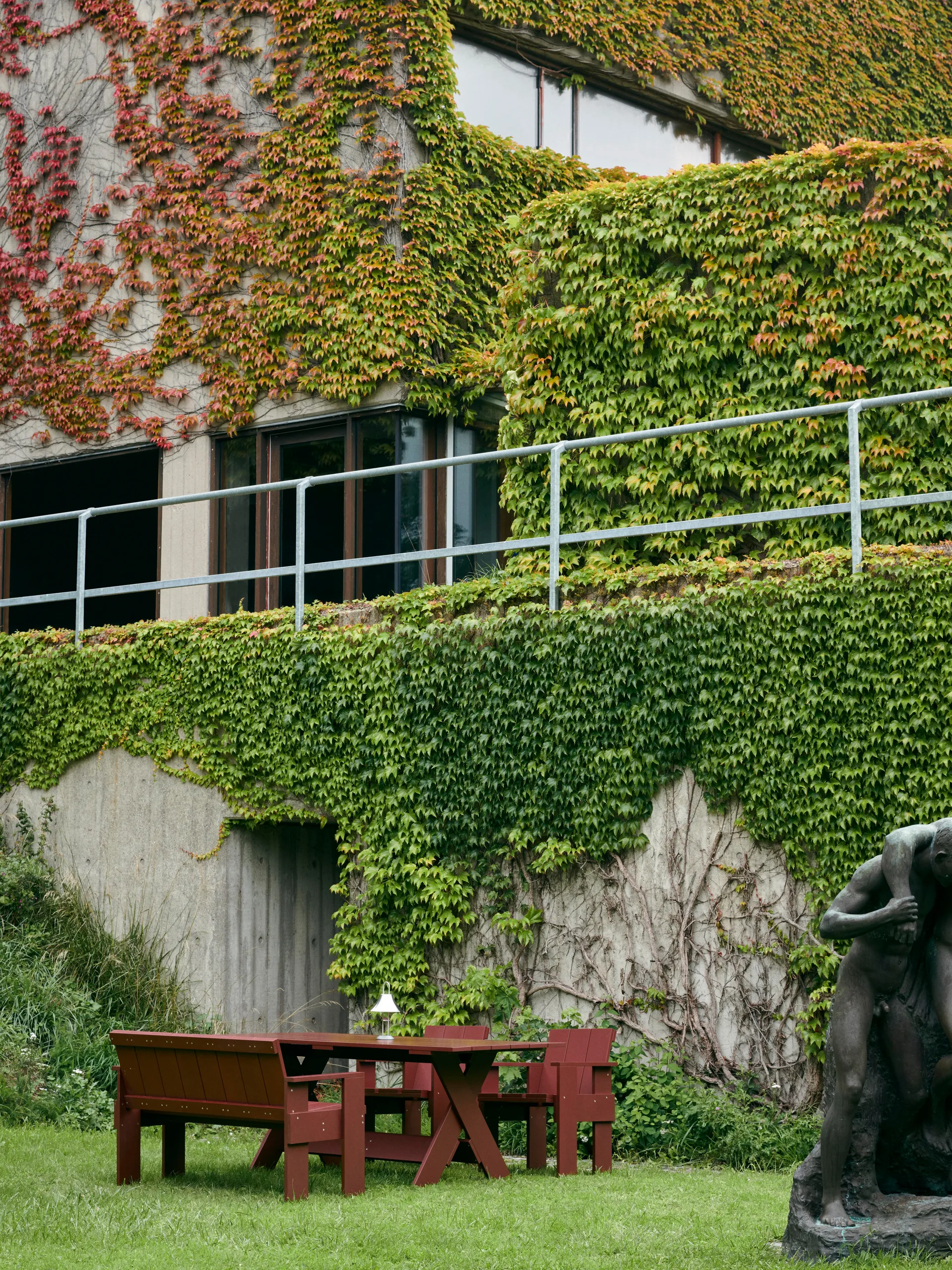 Mousqueton portabele tafellamp, Oyster white HAY