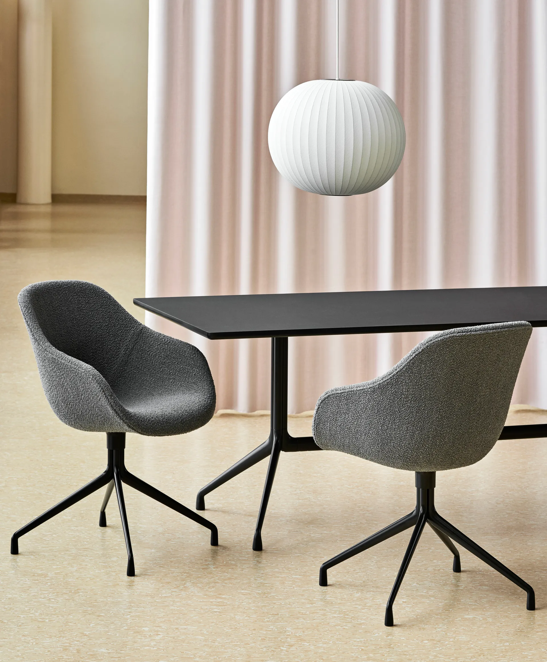 Nelson Bubble Ball hanglamp M, Off white HAY